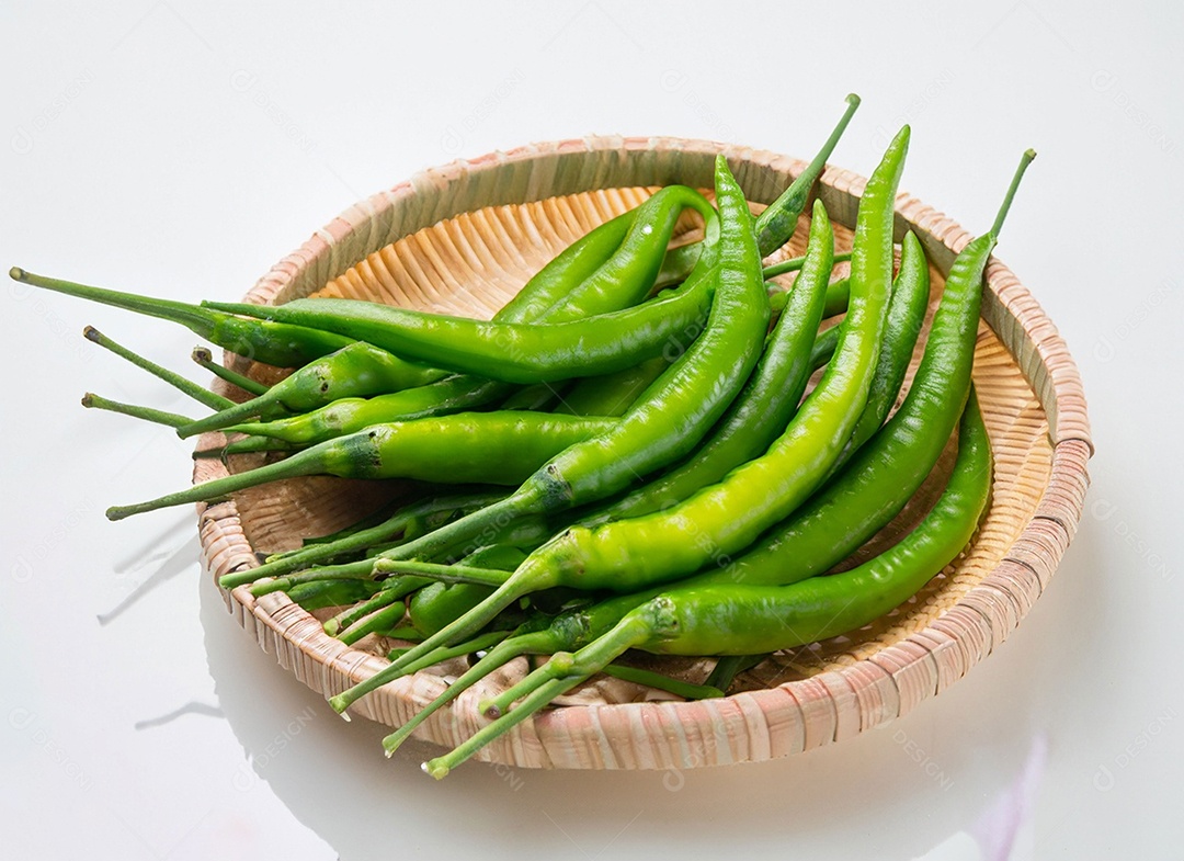 Pimentão Verde Em Fundo Branco