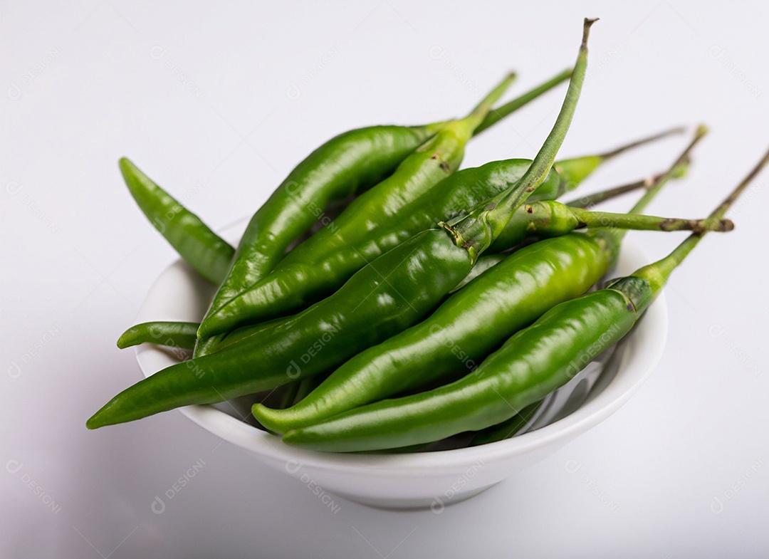 Pimentão Verde Em Fundo Branco