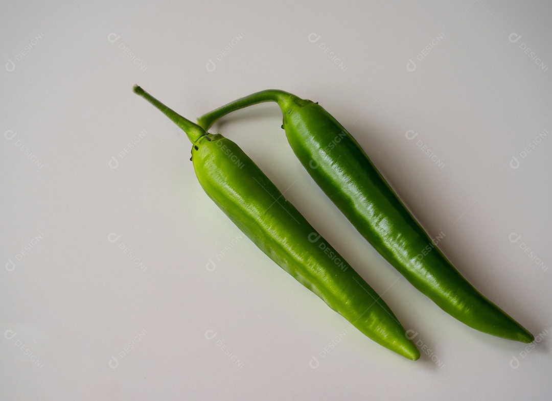 Pimentão Verde Em Fundo Branco
