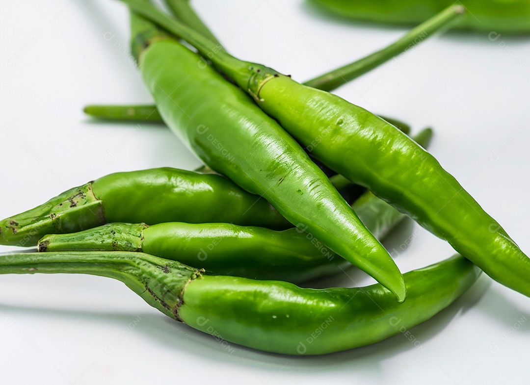 Pimentão Verde Em Fundo Branco