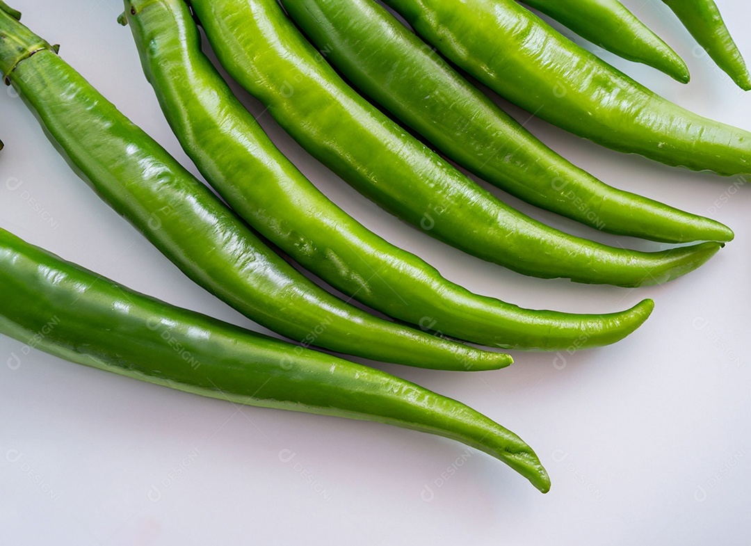 Pimentão Verde Em Fundo Branco