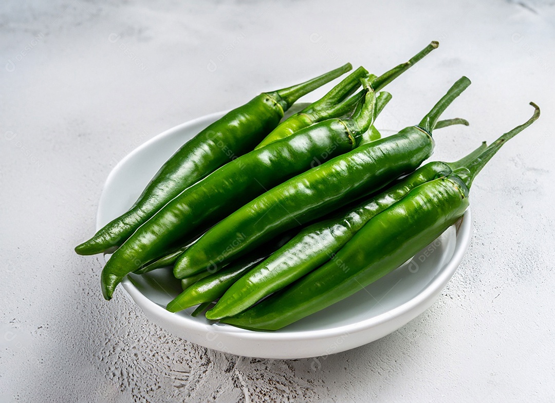 Pimentão Verde Em Fundo Branco