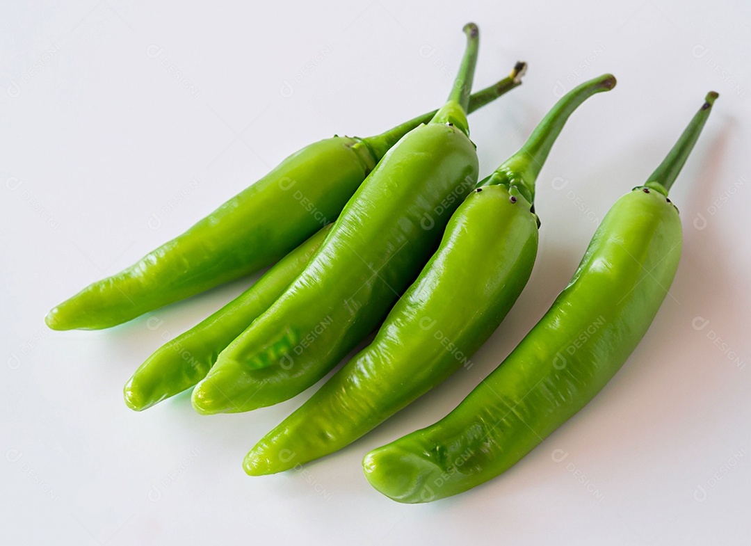 Pimentão Verde Em Fundo Branco