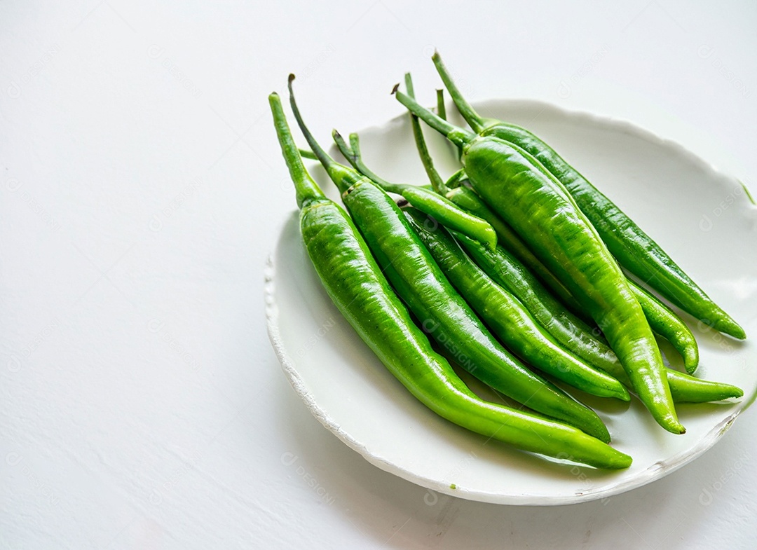 Pimentão Verde Em Fundo Branco