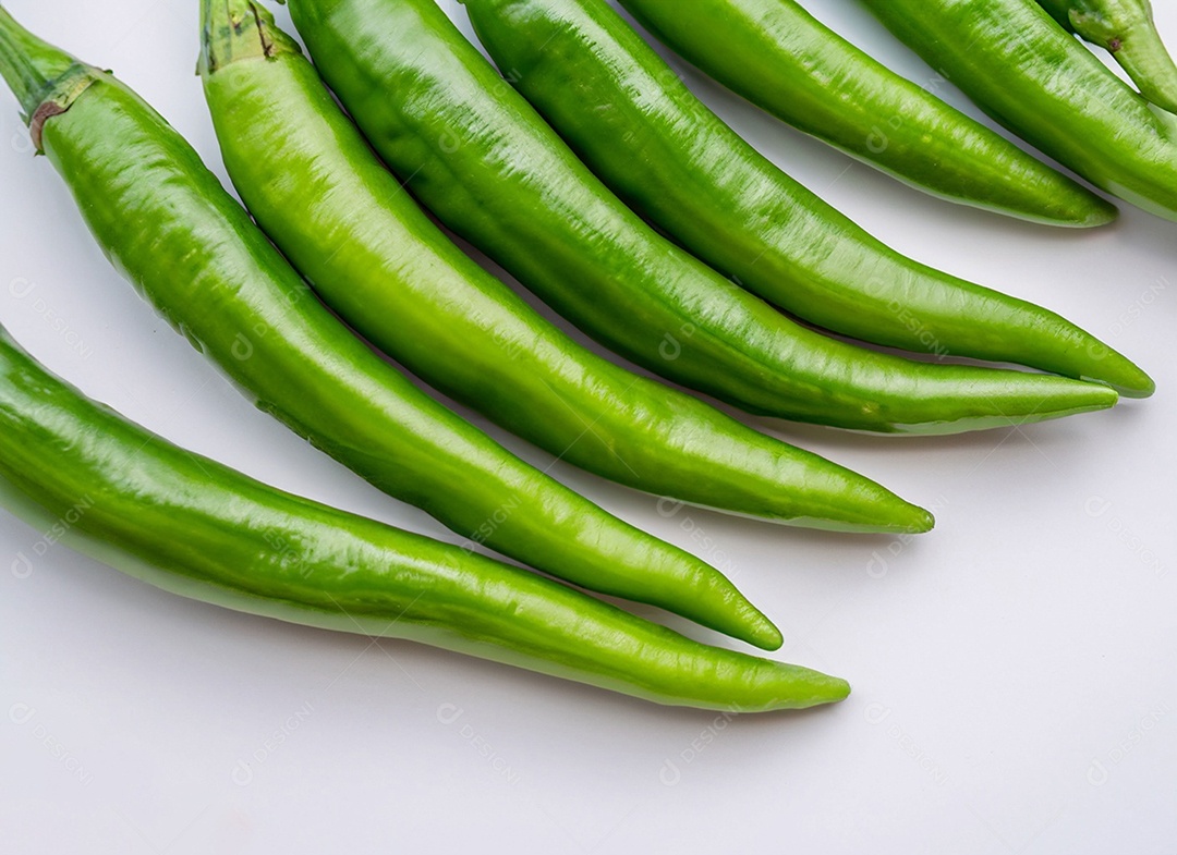 Pimentão Verde Em Fundo Branco