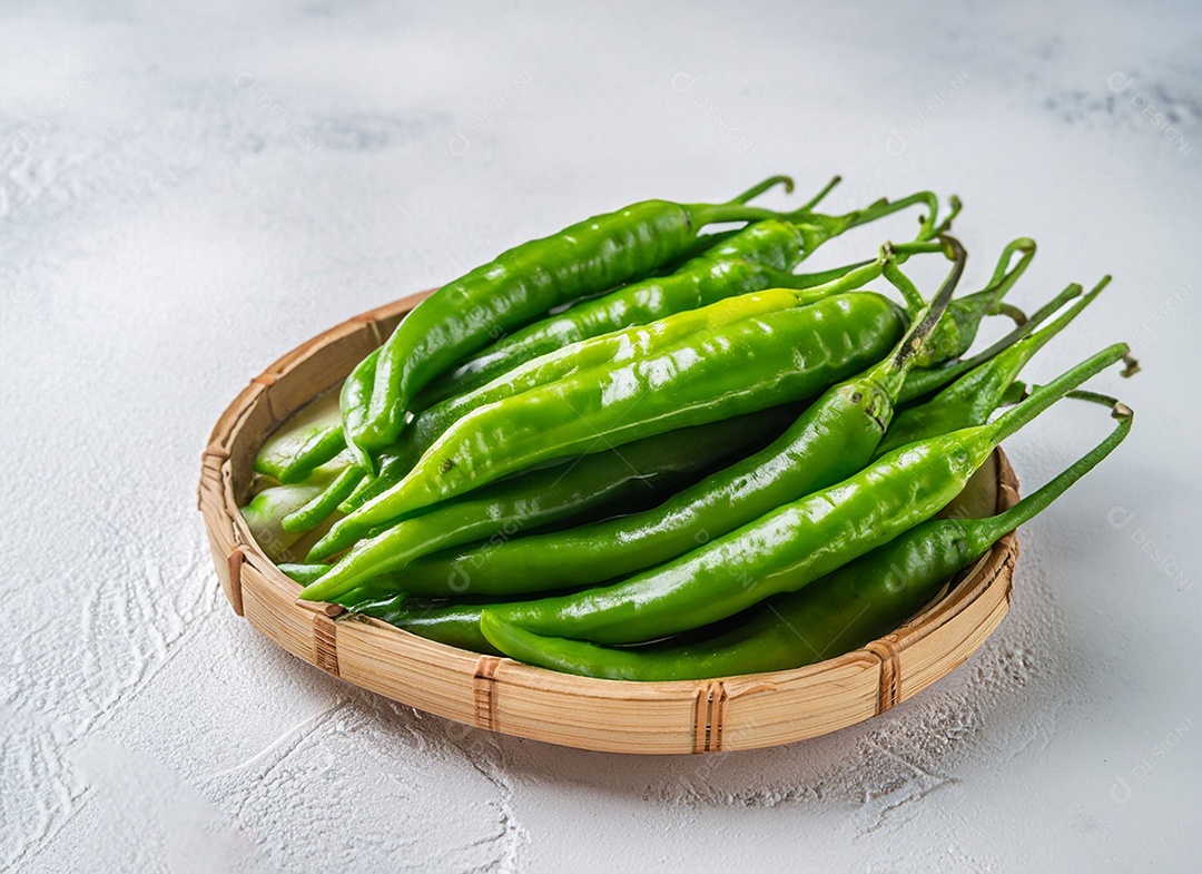 Pimentão Verde Em Fundo Branco