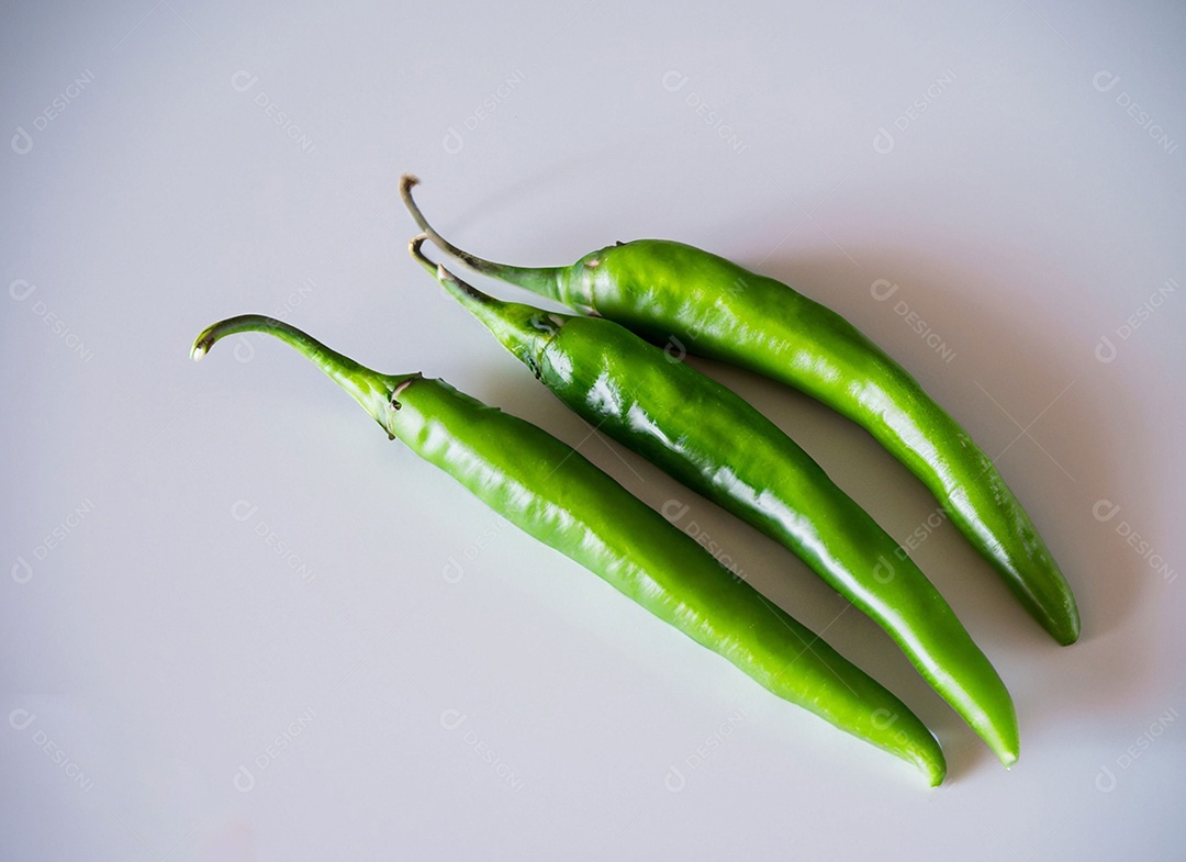 Pimentão Verde Em Fundo Branco