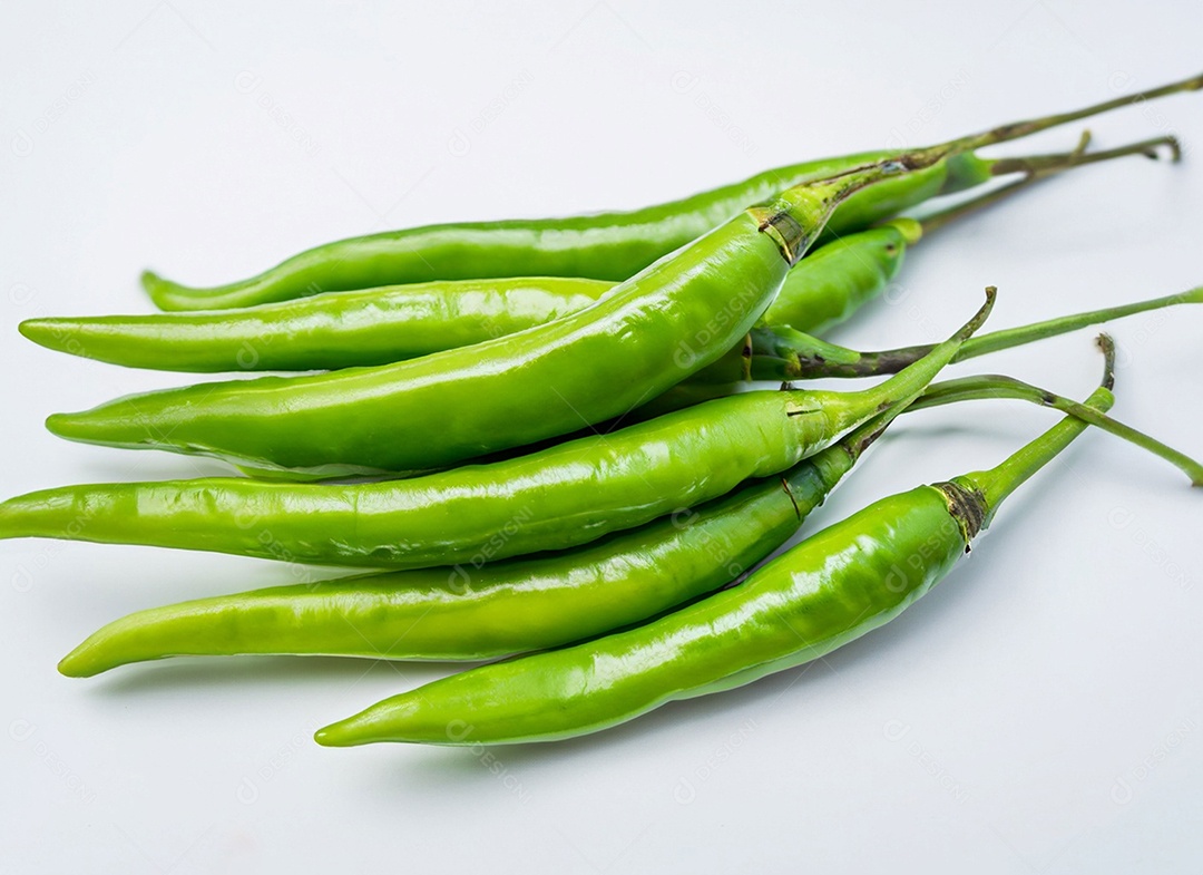 Pimentão Verde Em Fundo Branco