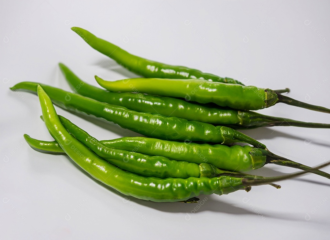 Pimentão Verde Em Fundo Branco