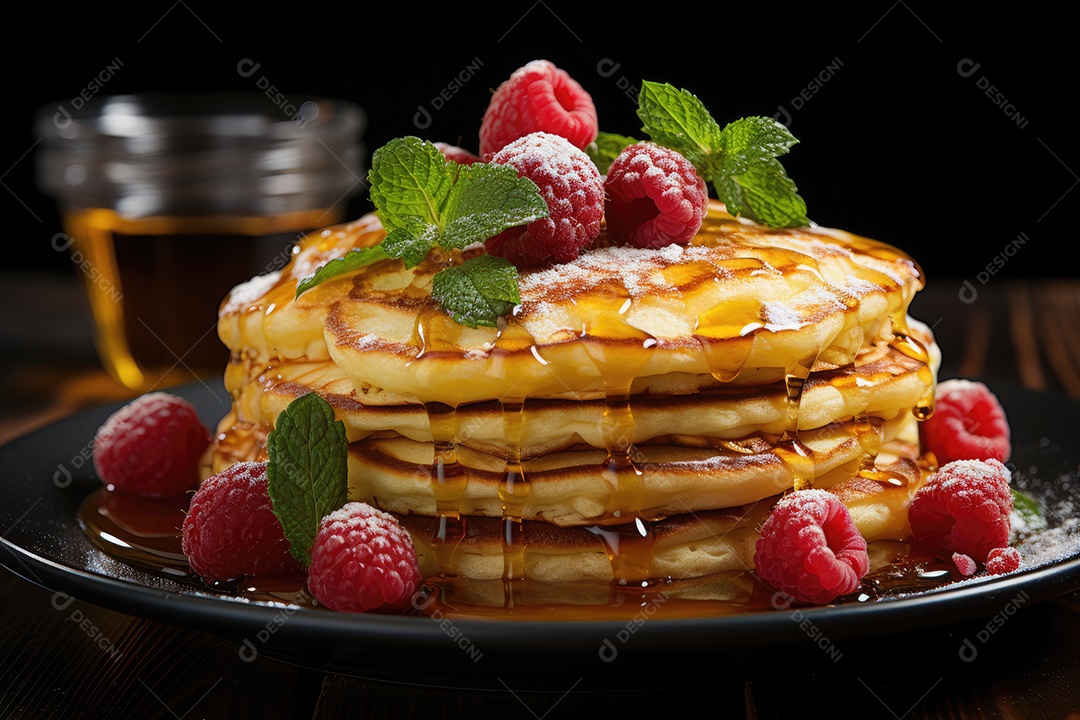 Deliciosa panqueca com calda de caramelo