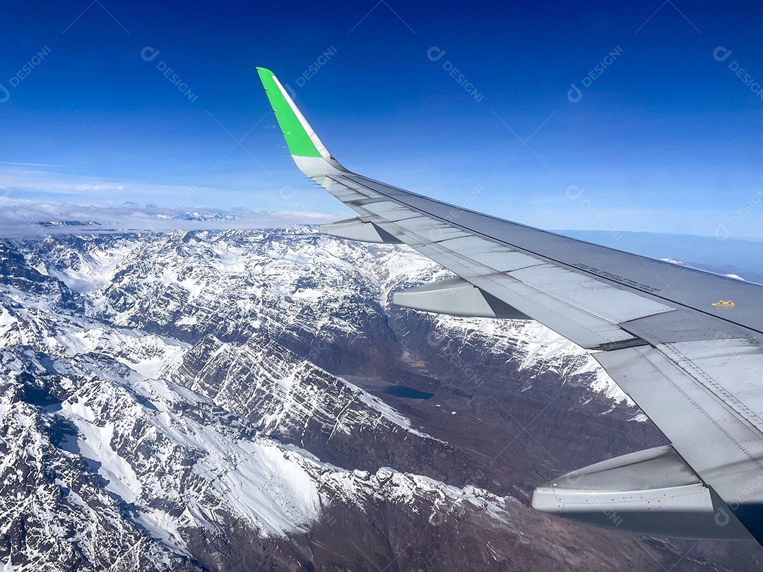 Linda vista do passageiro em um avião.