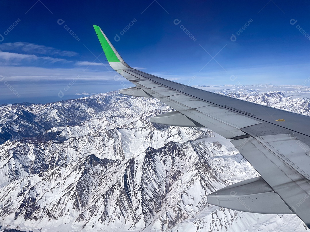 Linda vista do passageiro em um avião.