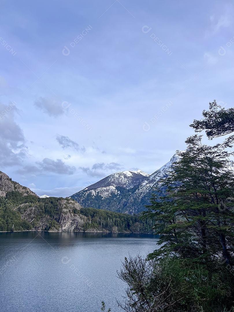 Linda paisagem turistas.