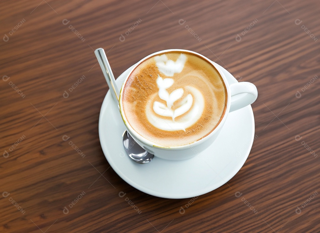 Xícara de café com leite na mesa de madeira Dia internacional do café