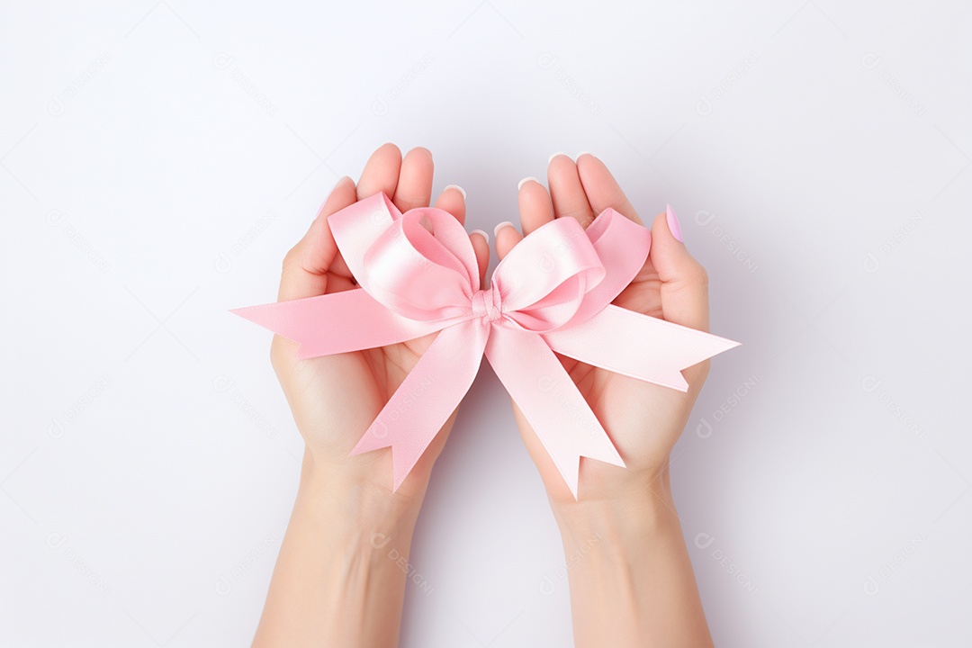 Fitas cor de rosa em fundo branco, conscientização do outubro rosa