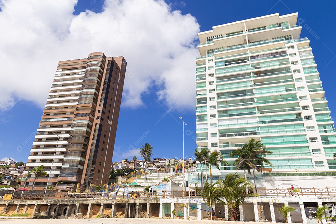 Vista dos prédios beira mar