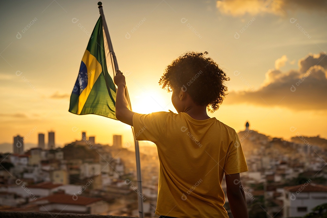 Criança segurando o dia da independência do brasil embrulhado na bandeira do país
