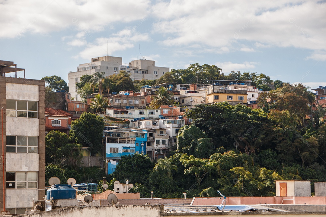 favela do Morro Azul no Rio de Janeiro.