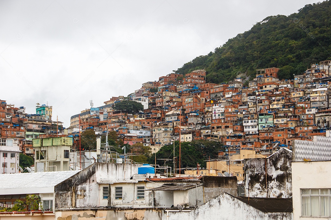 favela morro do cantagalo no rio de janeiro.