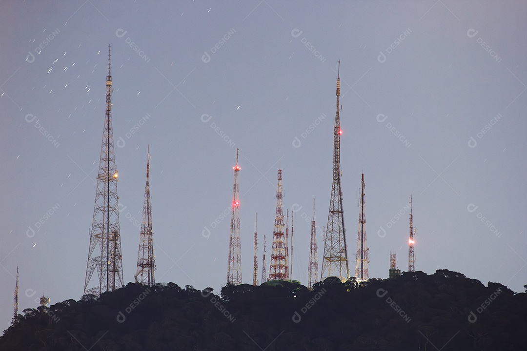 vista das antenas de sumaré no rio de Janeiro.