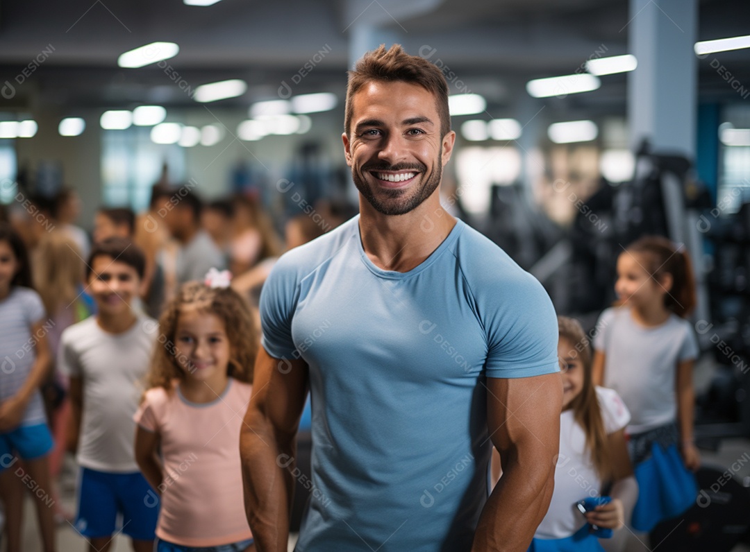 Homem sorridente professor de educação física