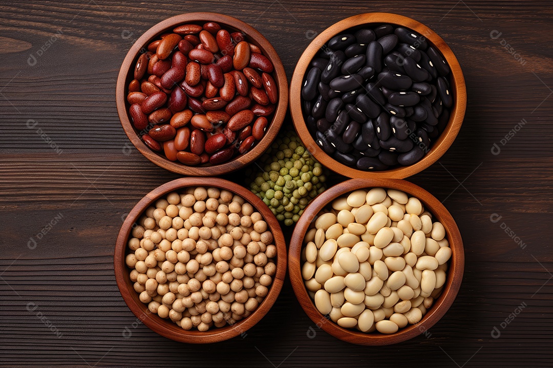 Grãos sobre uma tigela em uma mesa de madeira