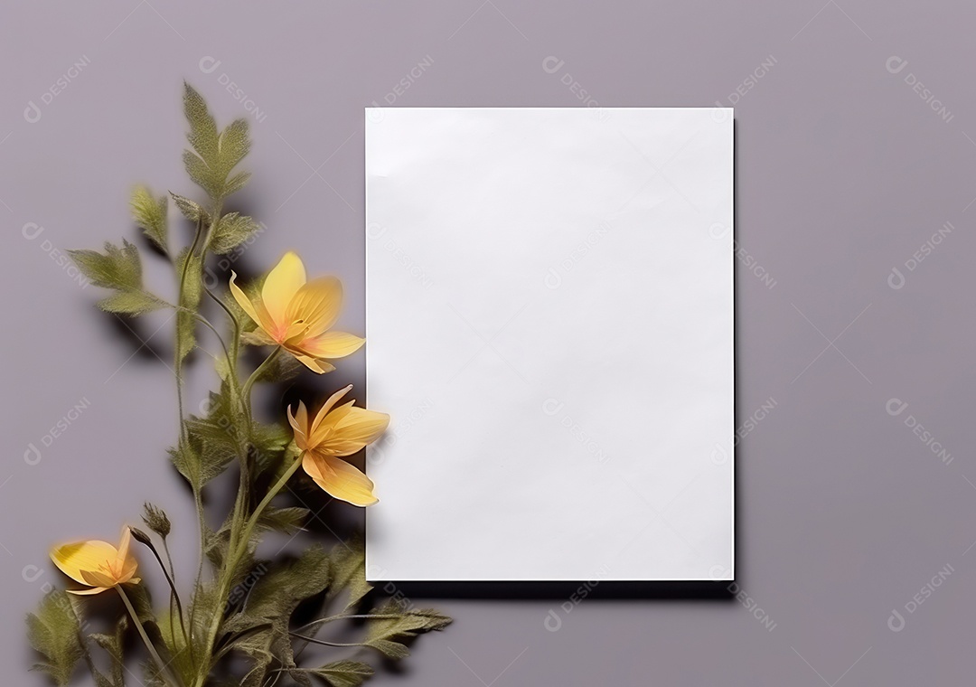 Folha branca sobre uma mesa