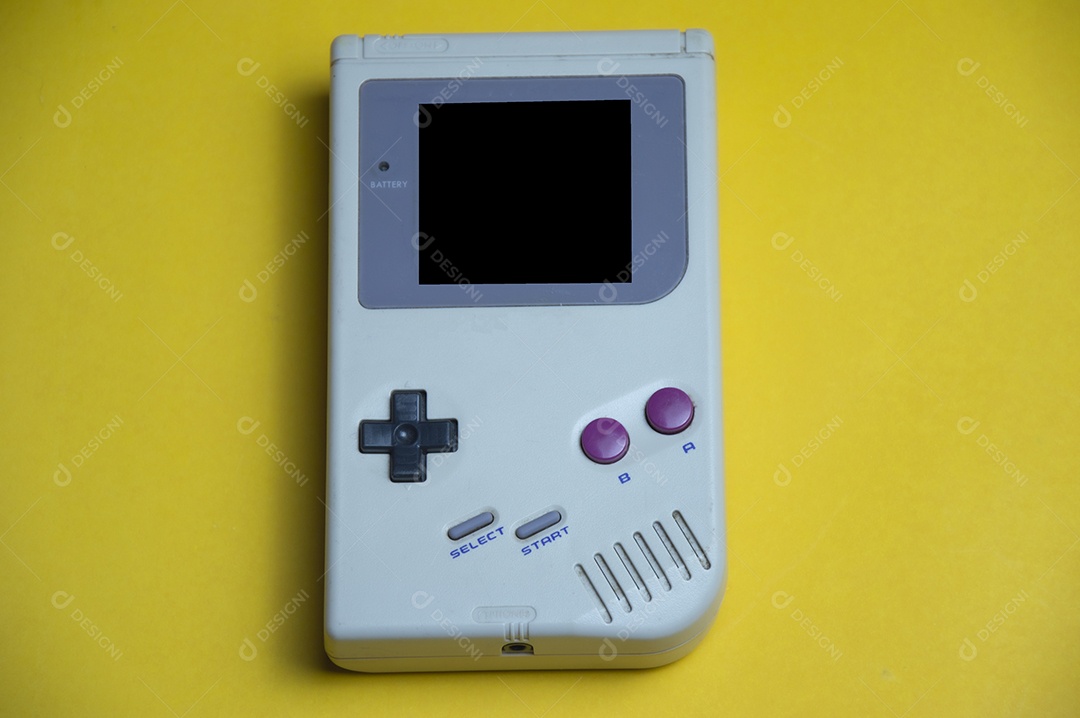 Os consoles de jogos portáteis da década de 90 eram muito populares