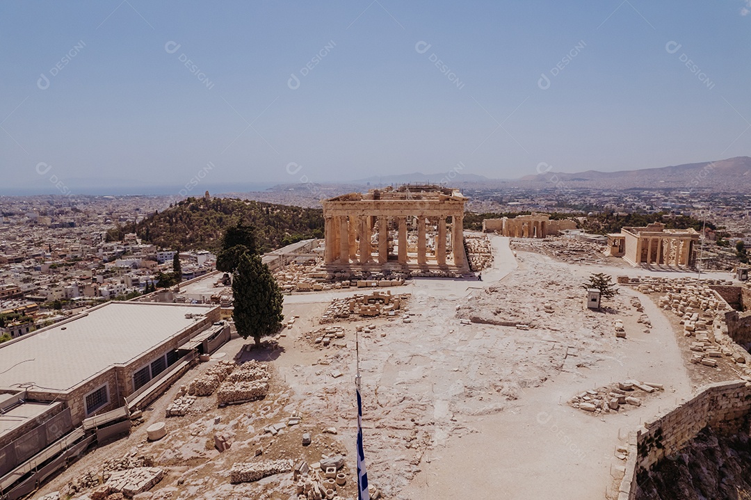 Vista aérea da Acrópole e do Partenon, em Atenas, Grécia.