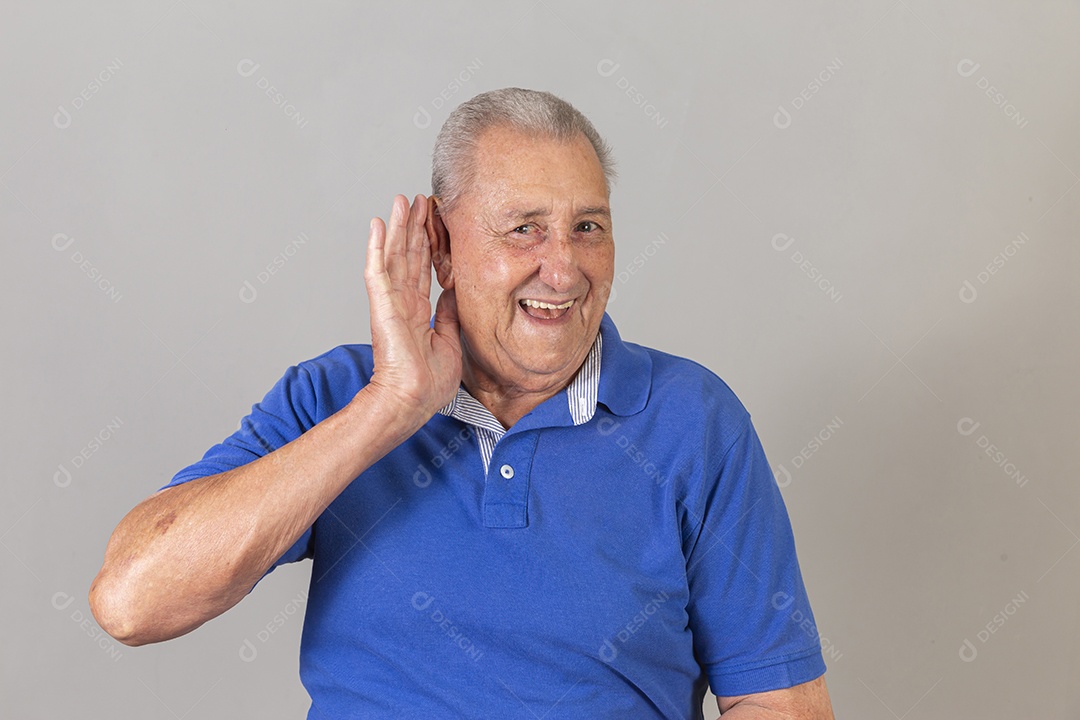 Homem sênior sorridente