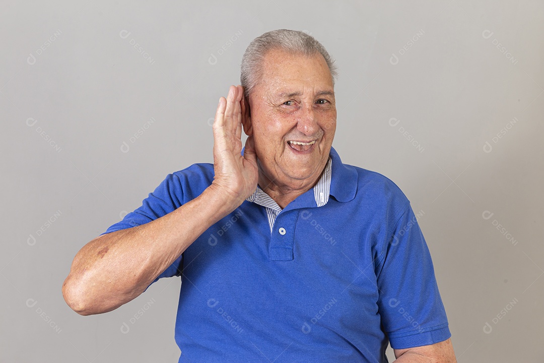 Homem sênior sorridente