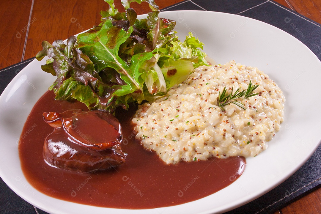 Filé Mignon com arroz à piamontese