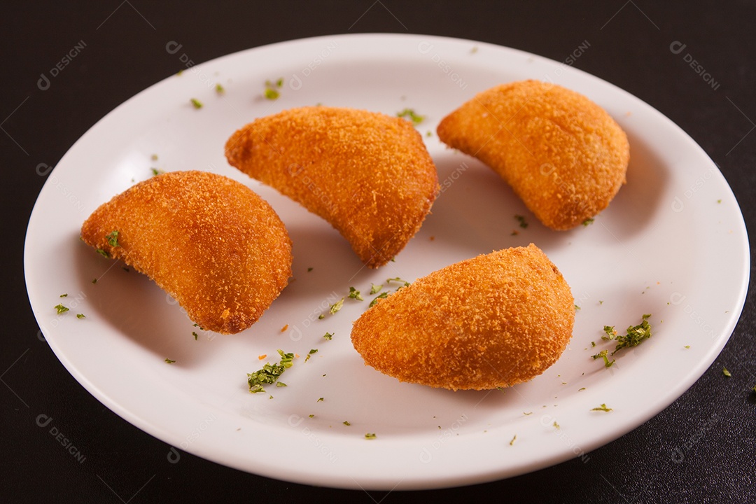 Risoles de Camarão Empanado Tradicional com Cream Cheese