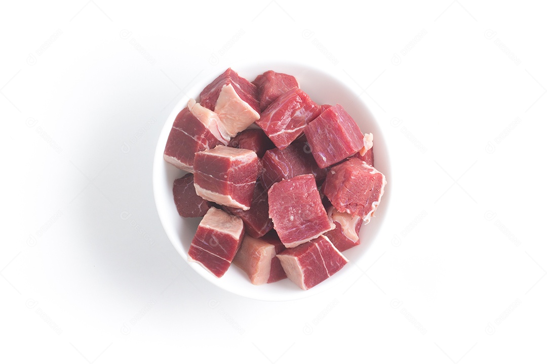 Carne seca. Carne seca brasileira em uma tigela isolada em fundo branco