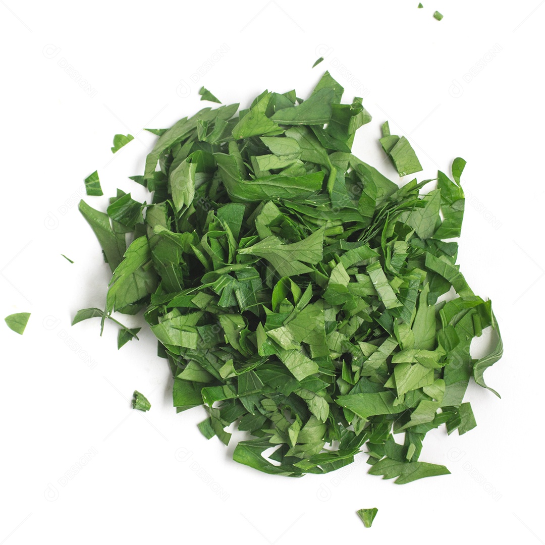 Folhas De Salsa Picadas. Ervas frescas isoladas em fundo branco