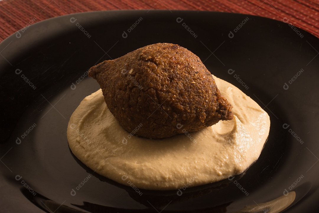 Quibe ou Kibe, Quibe com Hummus.