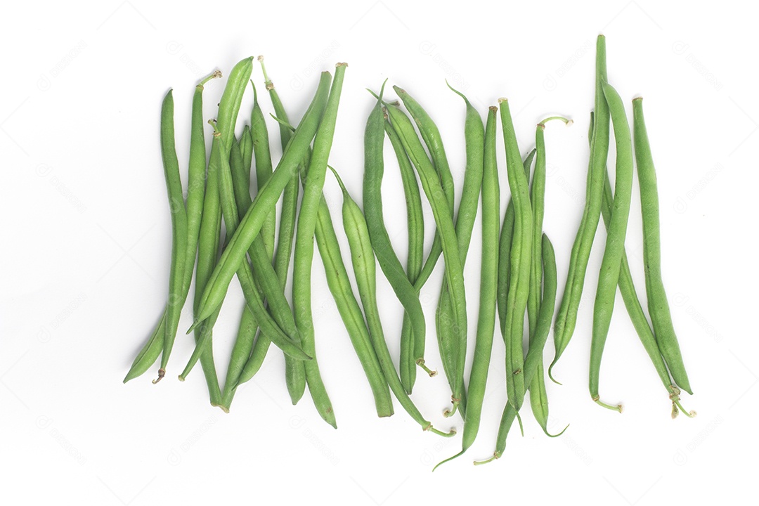 Vagens de feijão verde. Slim isolado em fundo branco
