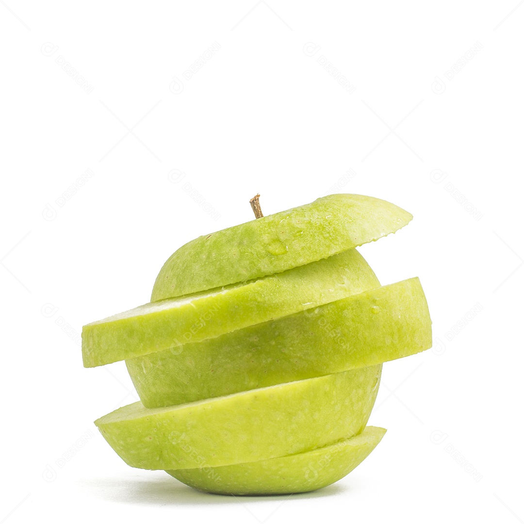Maçã verde fatiada isolada em fundo branco