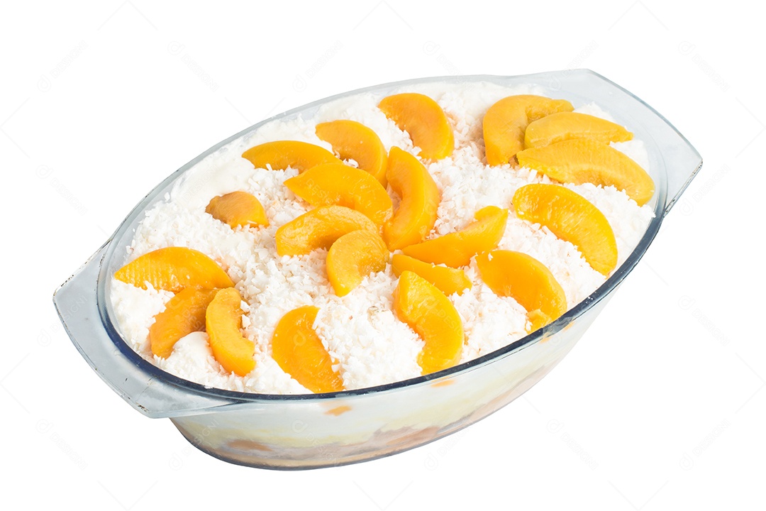 Sobremesa de pêssego doce com coco ralado