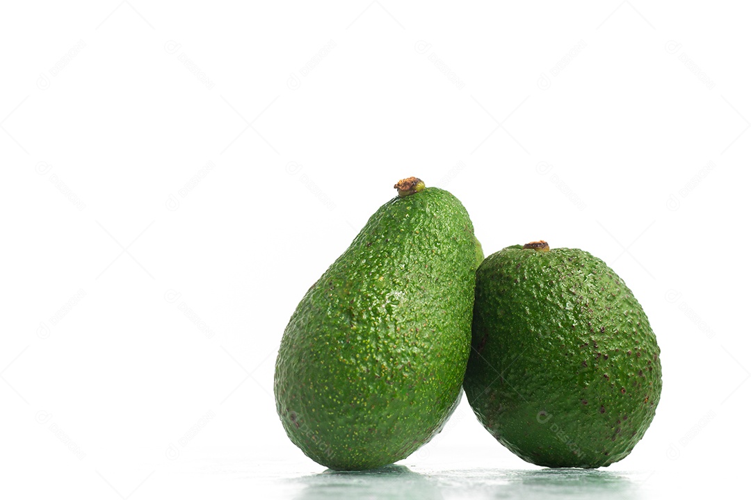 Mini abacate bebê em fundo branco