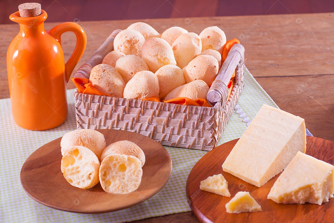 Pão de Queijo Brasileiro com queijo parmegiano e azeite