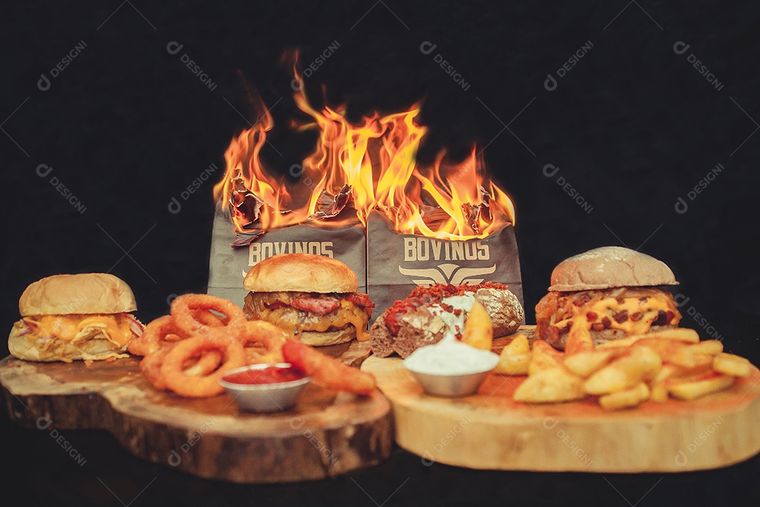 Hamburguer saboroso em fundo preto