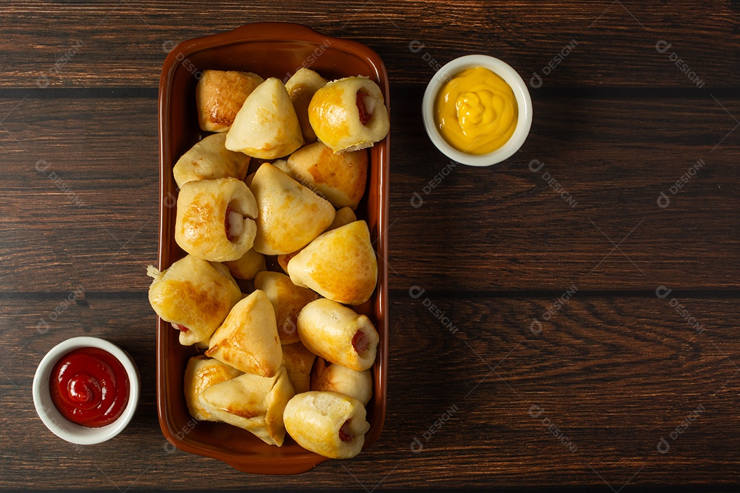 Lanche misto assado ou assado conhecido como salgadinho de festa