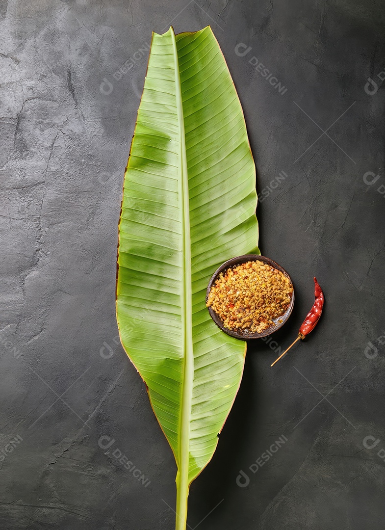 Folha de bananeira em branco tradicional com especiarias