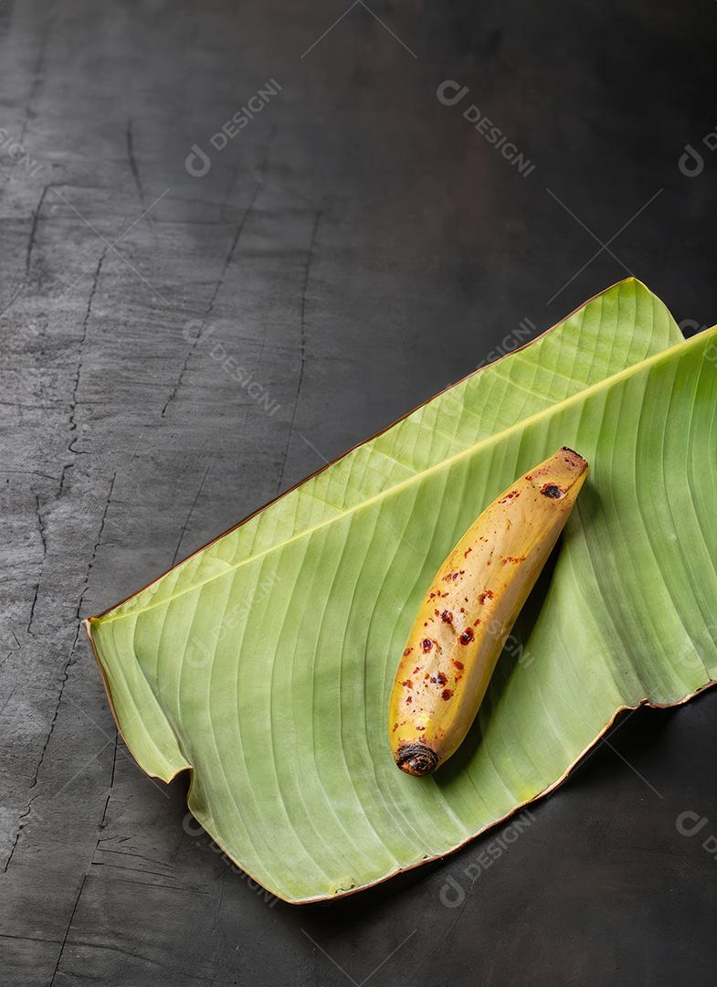 Folha de bananeira em branco tradicional com especiarias