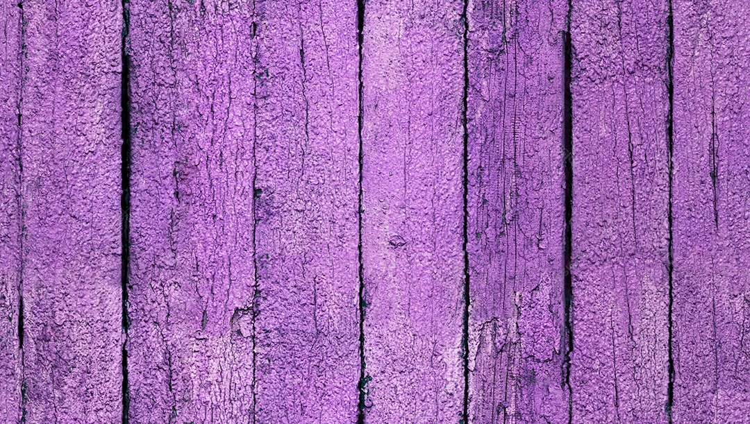 Textura pintada de tábuas de madeira roxa