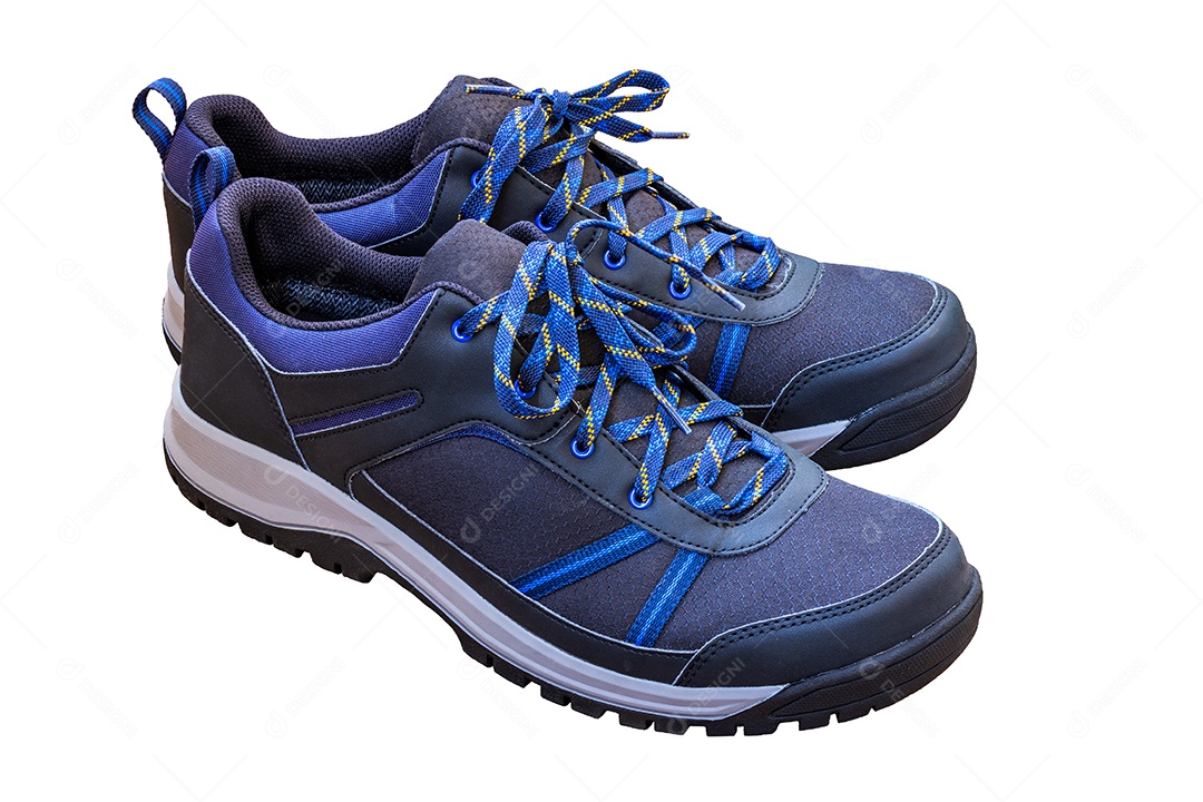 Tênis preto ao ar livre isolado no branco