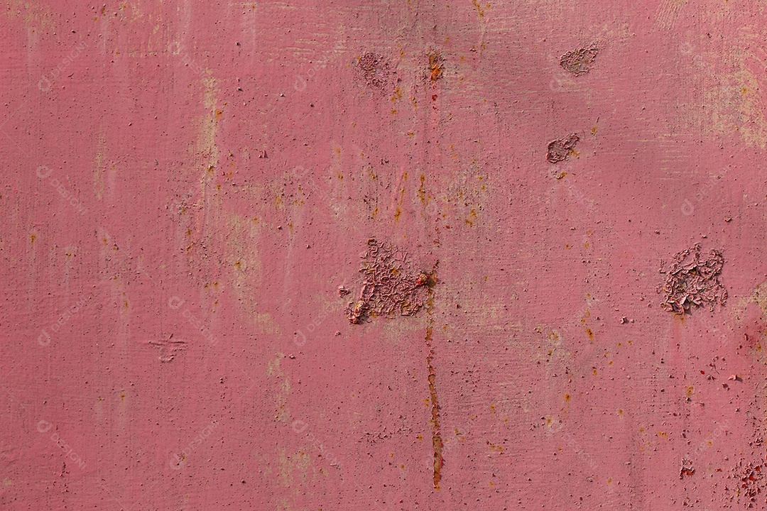 Parede de metal pintada rosa áspera resistida