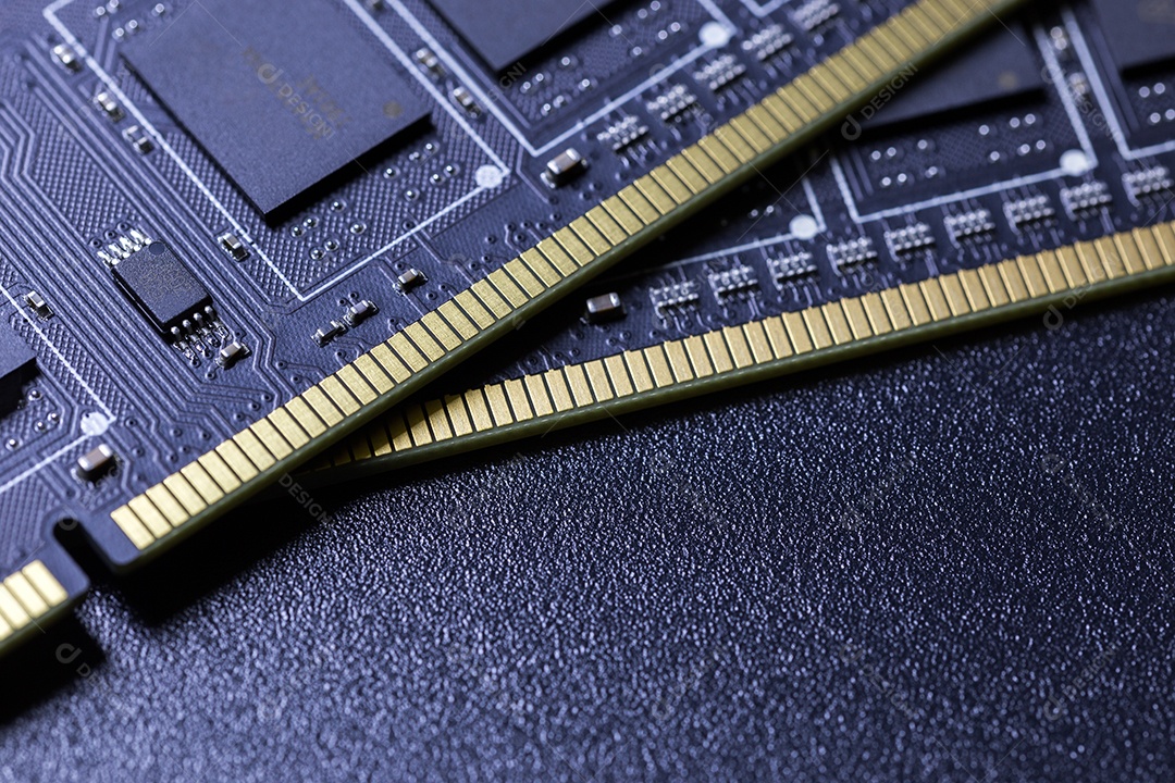 Fundo universal escuro de close-up de memória ram de PC preto com foco seletivo