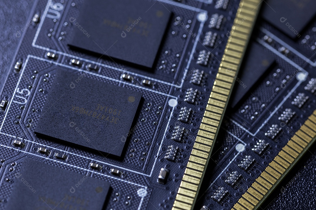 Fundo universal escuro de close-up de memória ram de PC preto com foco seletivo